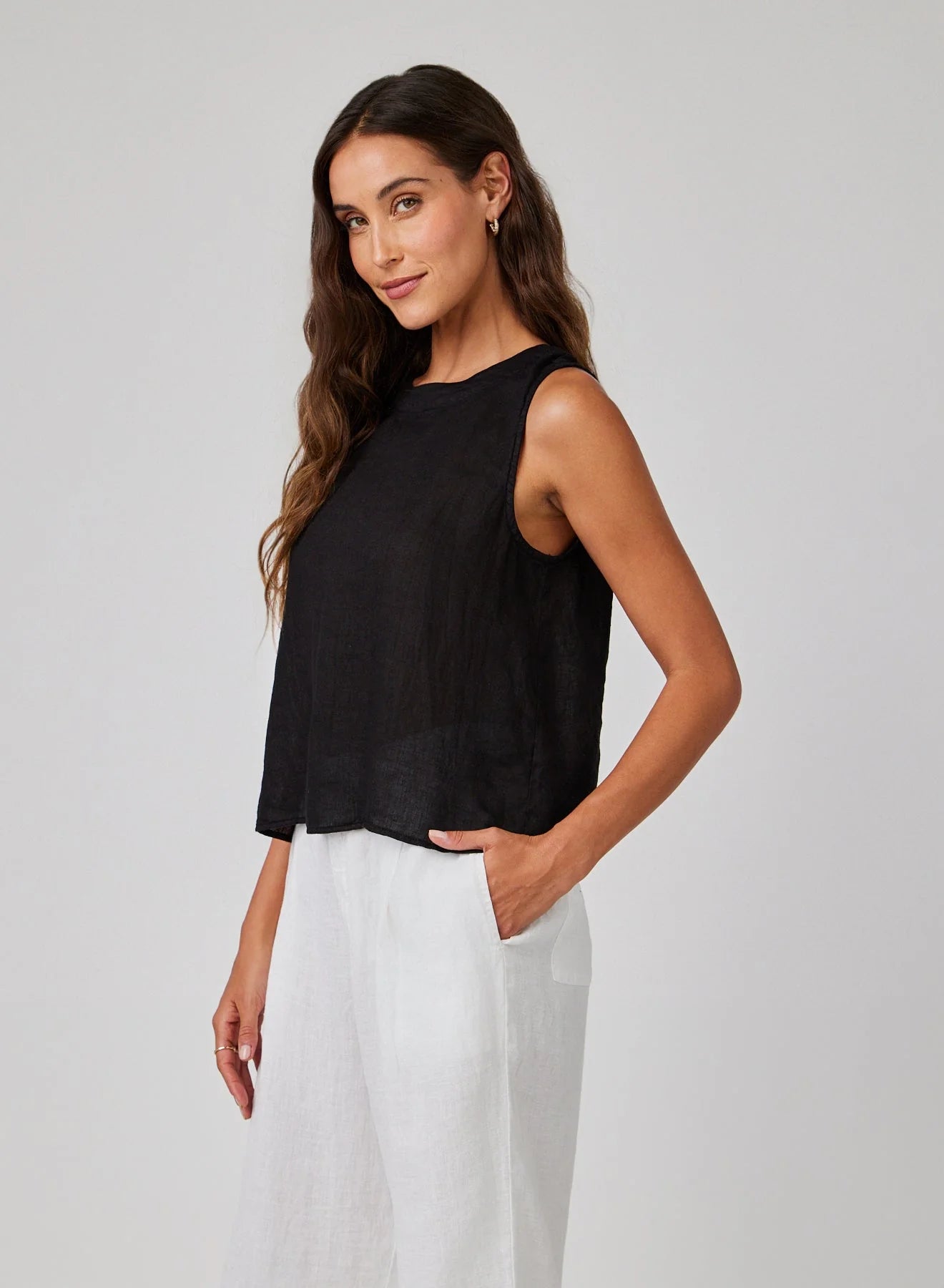 Bella Dahl Sleeveless Button Back Blouse