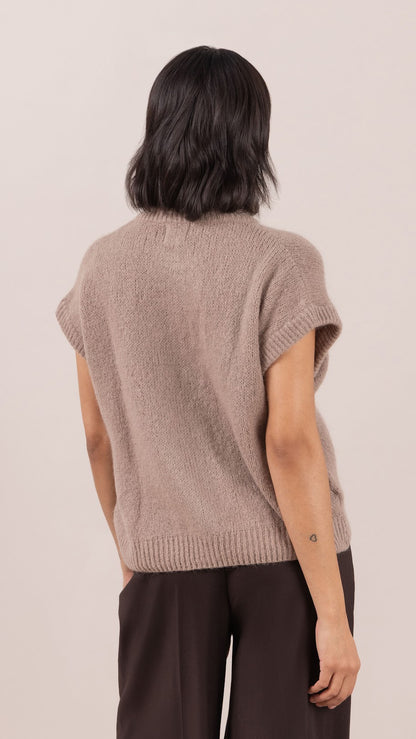 Charli Leigh Sleeveless Zip