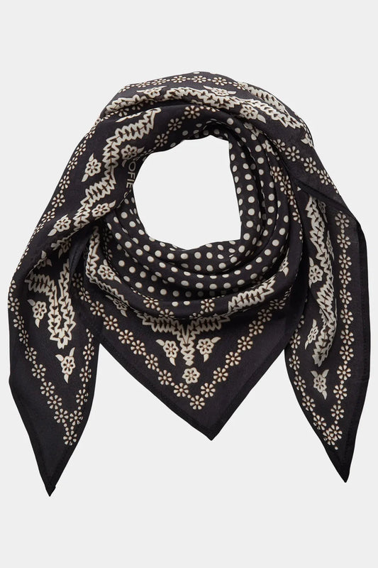 Sofie Schnoor Karen Scarf